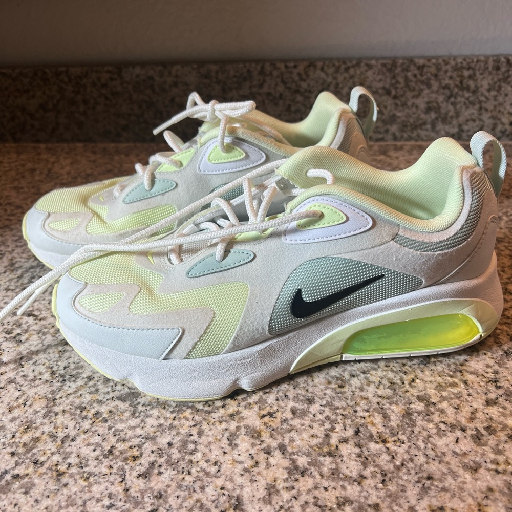 Nike Air Max 200